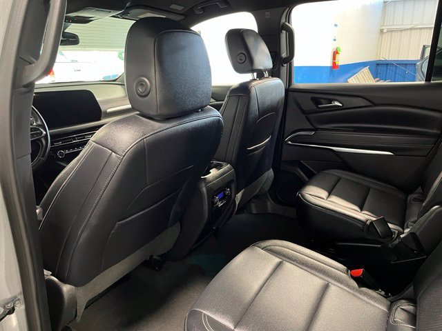 Used 2025 Chevrolet Traverse LT FWD image 18
