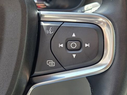 Used 2023 Volvo XC40 B4 Plus w/ Protection Package image 27