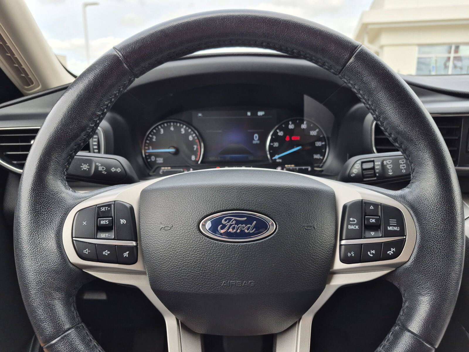 Used 2022 Ford Explorer XLT w/ Equipment Group 202A RWD image 26
