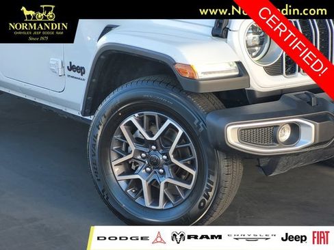 Certified 2025 Jeep Wrangler Unlimited Sahara AWD/4WD image 5