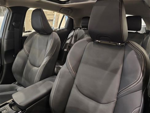 New 2026 Toyota Prius Plug-In Hybrid image 17