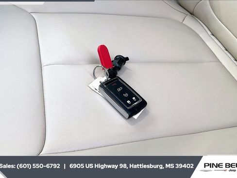 Used 2025 Jeep Grand Cherokee L Limited w/ Trailer Tow Package image 9