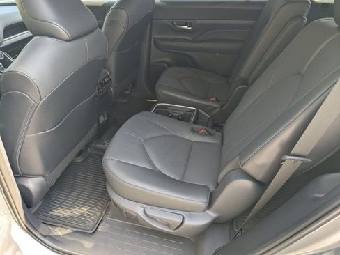 Used 2026 Toyota Grand Highlander Platinum image 18