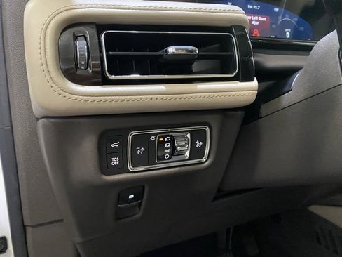 Used 2021 Lincoln Nautilus Reserve w/ Equipment Group 201A image 16