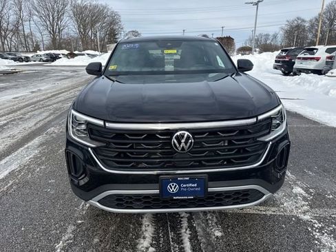 Certified 2025 Volkswagen Atlas Cross Sport SE w/ Panoramic Sunroof Package image 2