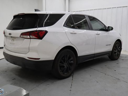 Used 2023 Chevrolet Equinox LS w/ LS Convenience Package image 4