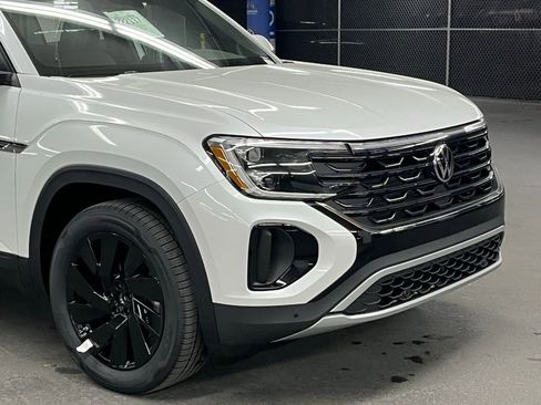 New 2026 Volkswagen Atlas Cross Sport SE image 43