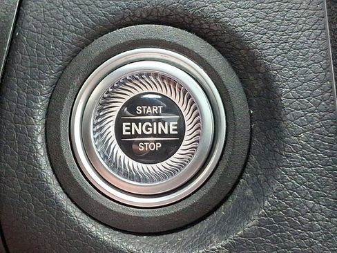 Used 2022 Mercedes-Benz GLC 300 GLC 300 image 25