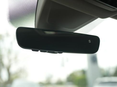 Used 2025 Volkswagen Atlas SE AWD/4WD image 28