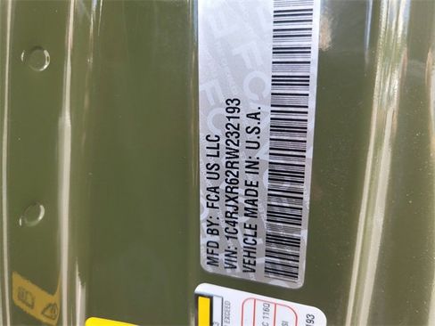 Used 2024 Jeep Wrangler Unlimited Rubicon 4xe image 27