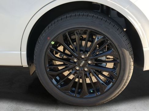 New 2026 Lincoln Corsair Reserve w/ Jet Appearance Package FWD image 9