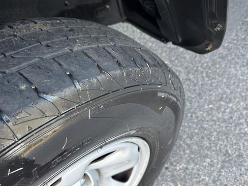 Used 2017 Toyota Tacoma SR5 image 32