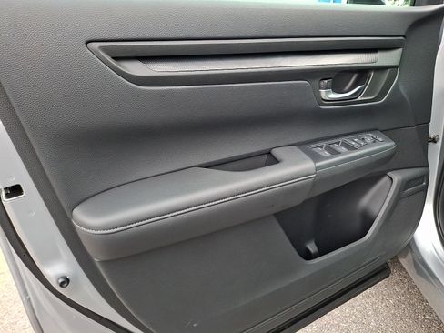 Used 2024 Honda CR-V LX image 11