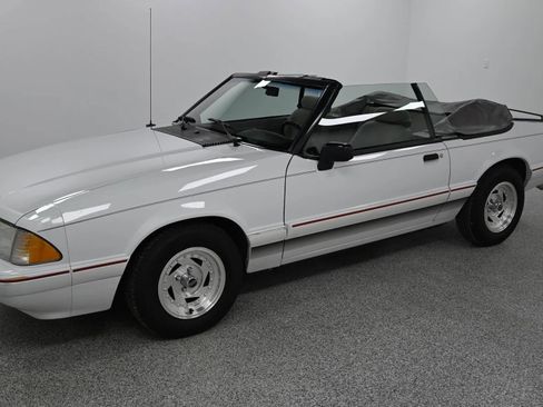 Used 1992 Ford Mustang LX image 26