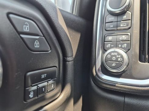 Used 2021 GMC Sierra 1500 SLT w/ SLT Convenience Package AWD/4WD image 17