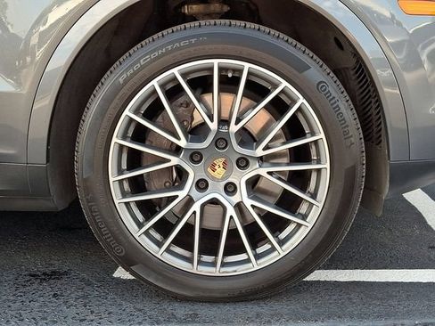 Certified 2023 Porsche Cayenne AWD/4WD image 12