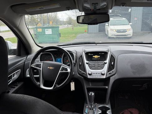 Used 2017 Chevrolet Equinox LT w/ Convenience Package image 7