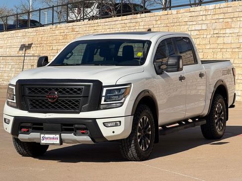 Used 2023 Nissan Titan PRO-4X w/ Pro-4x Convenience Package AWD/4WD image 3