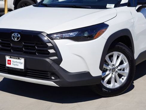 Used 2026 Toyota Corolla Cross LE FWD image 6