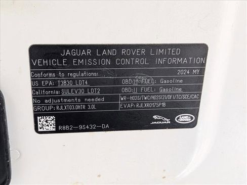 Used 2024 Land Rover Defender 110 X-Dynamic SE image 21