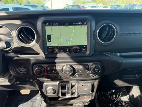 Used 2022 Jeep Wrangler Unlimited Sahara w/ Cold Weather Group image 29