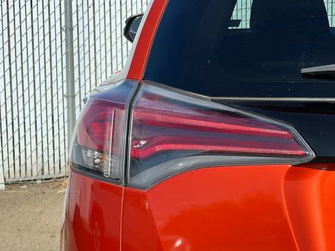 Used 2016 Toyota RAV4 SE w/ Advanced Technology Package FWD image 23