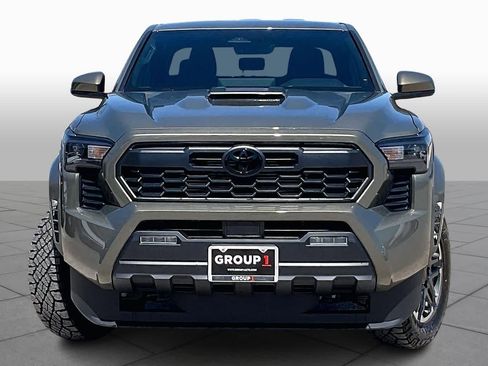 Used 2025 Toyota Tacoma TRD Sport image 3