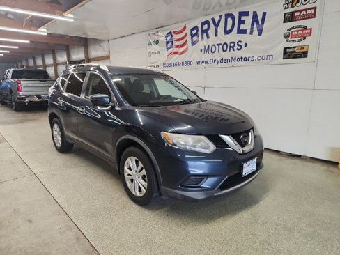 Used 2016 Nissan Rogue SV w/ SV Premium Package image 2