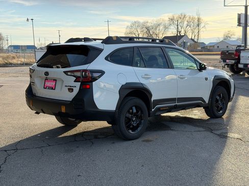 Used 2022 Subaru Outback Wilderness w/ Wilderness Package image 7