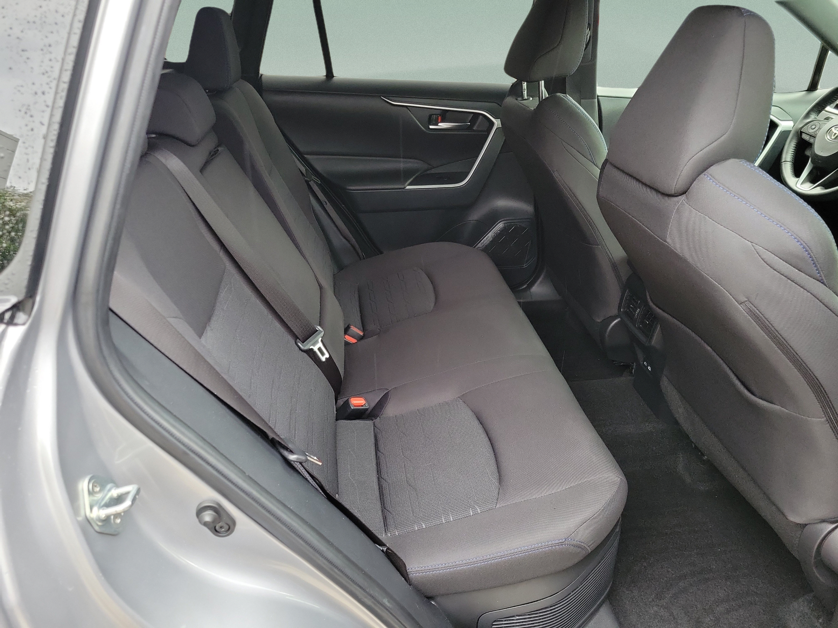 Used 2024 Toyota RAV4 SE w/ Convenience Package AWD/4WD image 27
