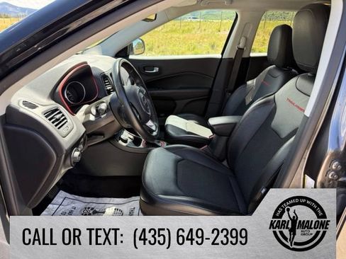 Used 2020 Jeep Compass Trailhawk w/ Cold Weather Group AWD/4WD image 13