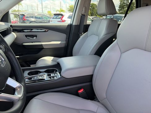 Certified 2025 Honda Pilot EX-L image 12