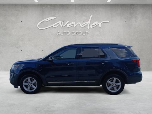 Used 2017 Ford Explorer XLT w/ Equipment Group 202A AWD/4WD image 14