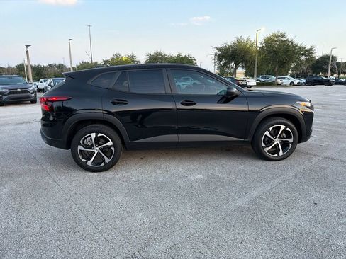 Used 2024 Chevrolet Trax RS w/ Sunroof Package FWD image 6
