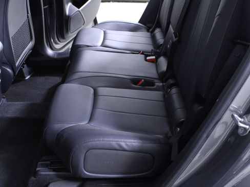 Used 2020 Mercedes-Benz GLB 250 4MATIC image 13