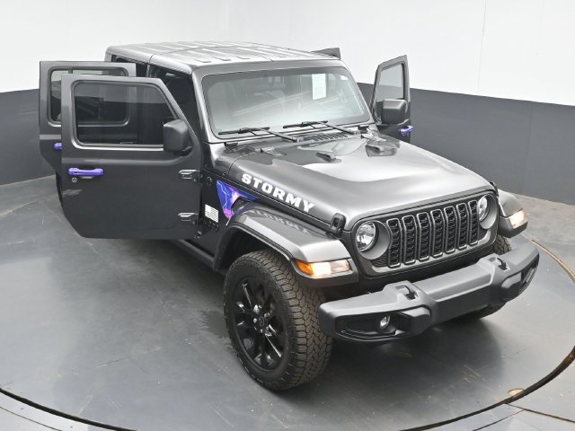Used 2025 Jeep Gladiator Sport AWD/4WD image 47