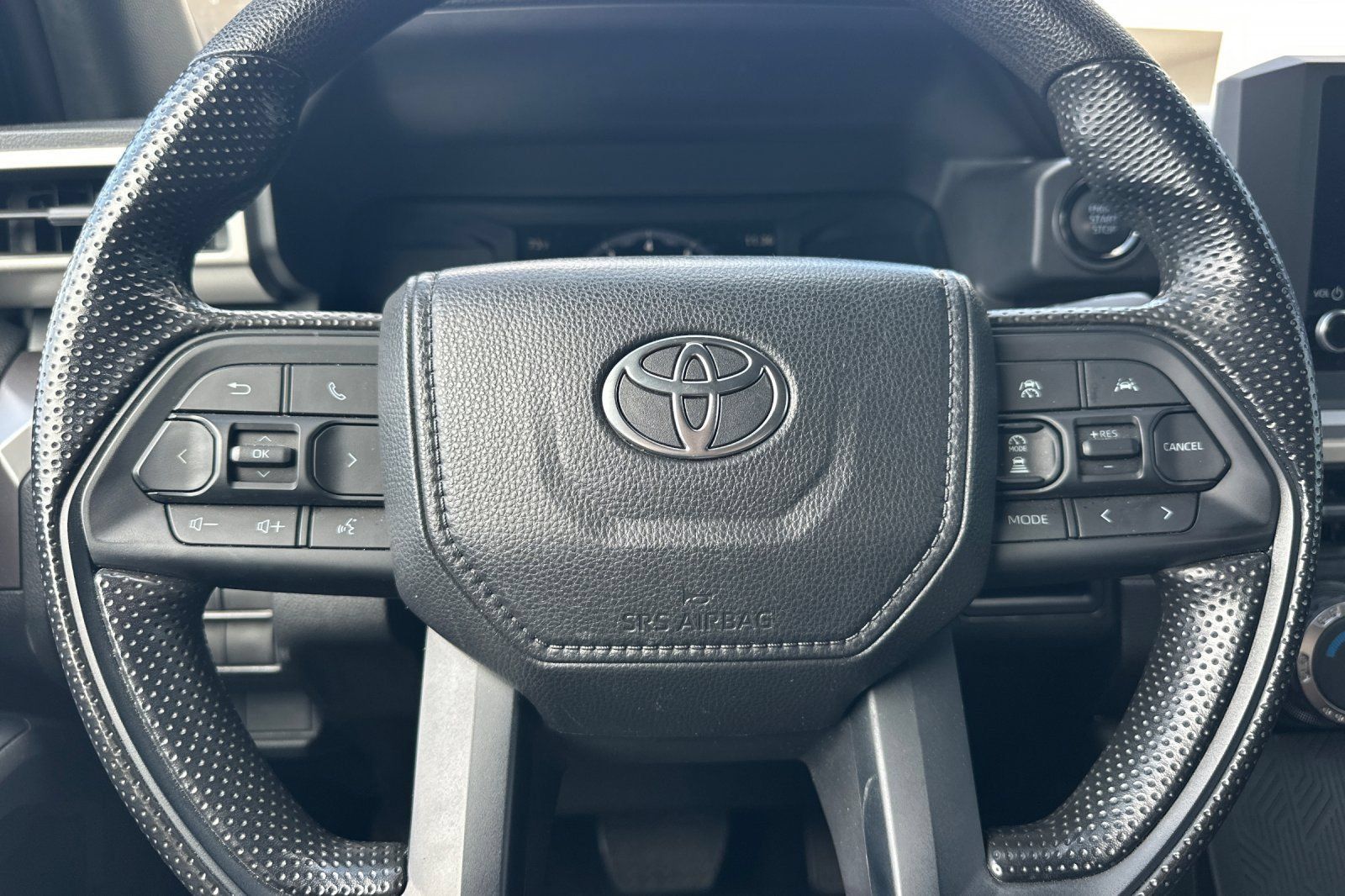 Used 2025 Toyota Tacoma SR5 AWD/4WD image 28
