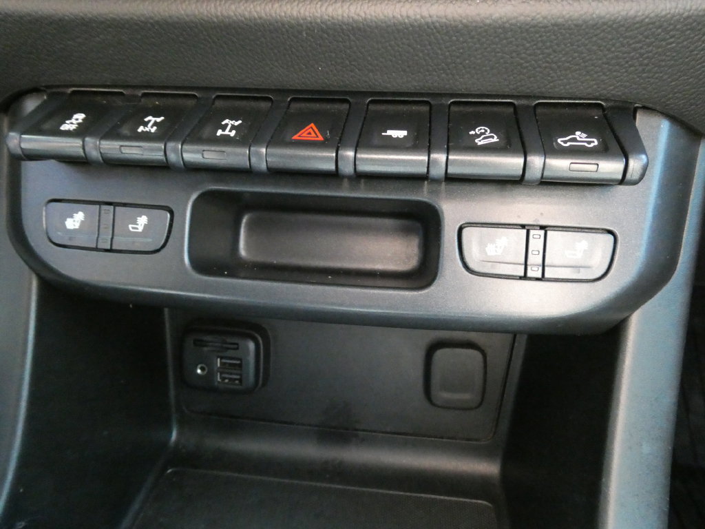 Used 2019 Chevrolet Colorado ZR2 w/ Colorado ZR2 Bison Edition AWD/4WD image 28