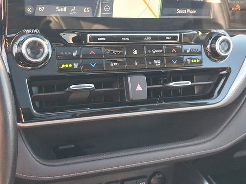 Used 2021 Toyota Highlander Platinum FWD image 15