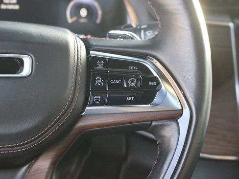 Used 2022 Jeep Grand Cherokee L Summit w/ Luxury Tech Group V image 22