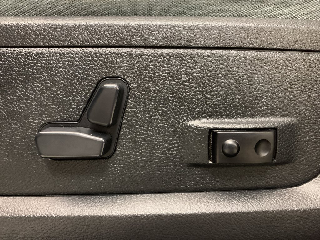 Used 2017 RAM 1500 Big Horn AWD/4WD image 18