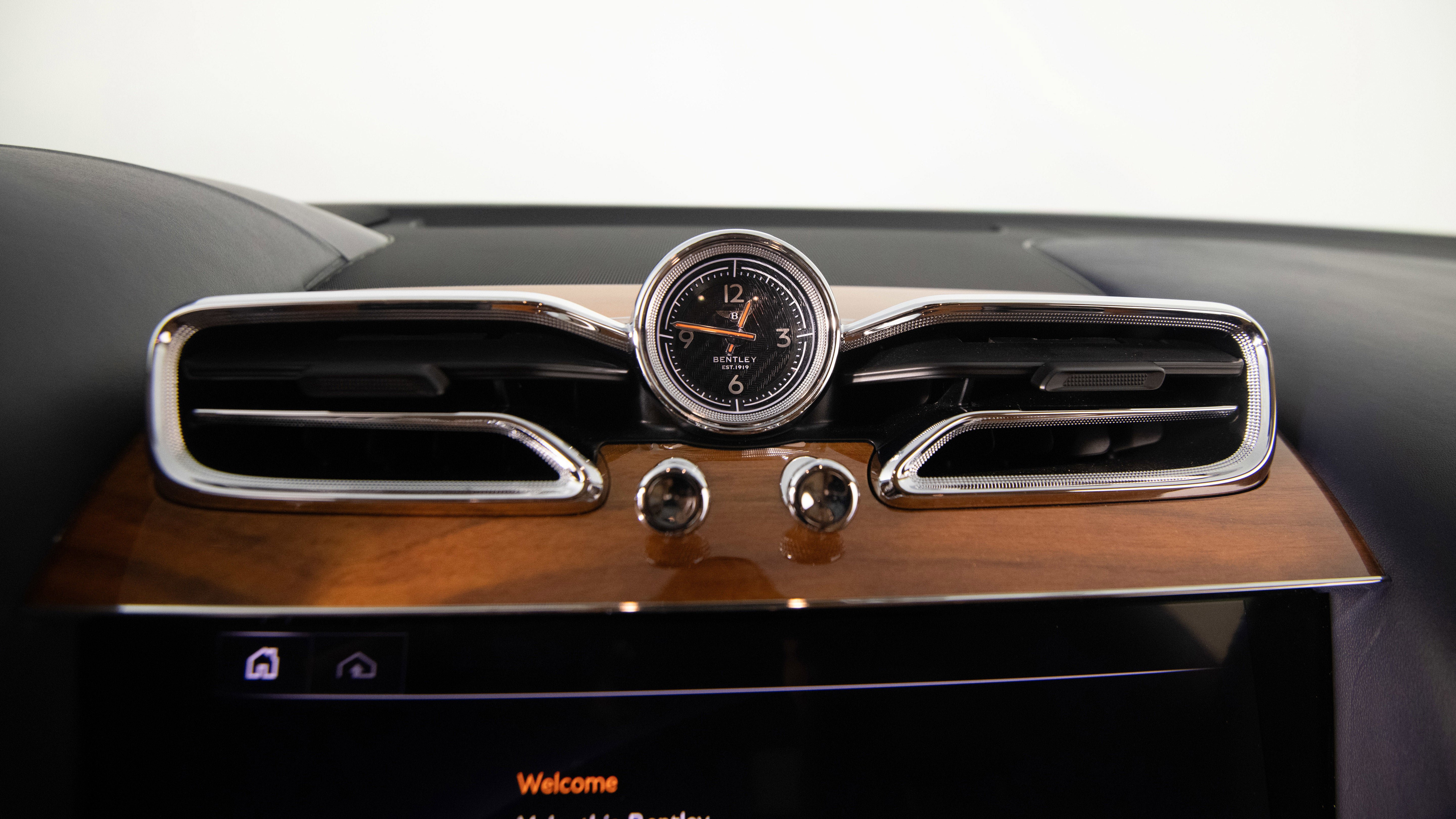 Used 2021 Bentley Bentayga AWD/4WD image 22