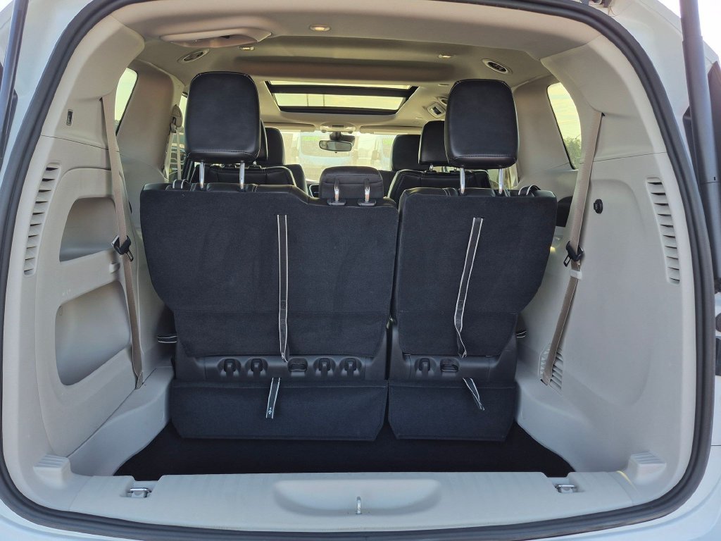 Used 2024 Chrysler Pacifica Touring-L FWD image 25
