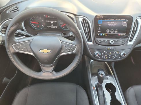 Used 2020 Chevrolet Malibu LT FWD image 11