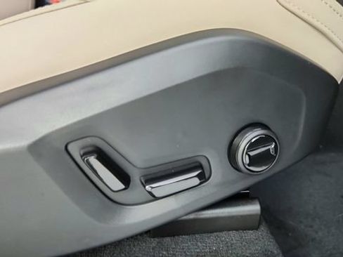 New 2026 Volvo XC90 B6 Plus w/ Protection Package Premier AWD/4WD image 40