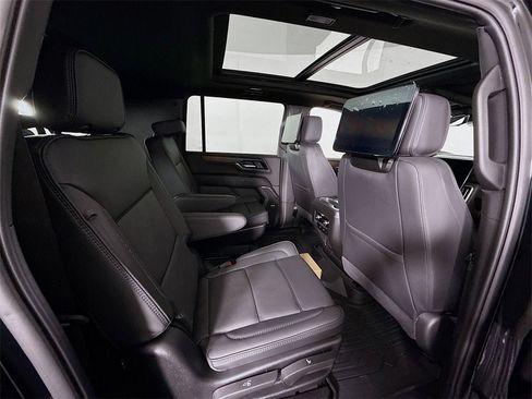 New 2026 GMC Yukon XL Denali w/ Denali Reserve Package image 25