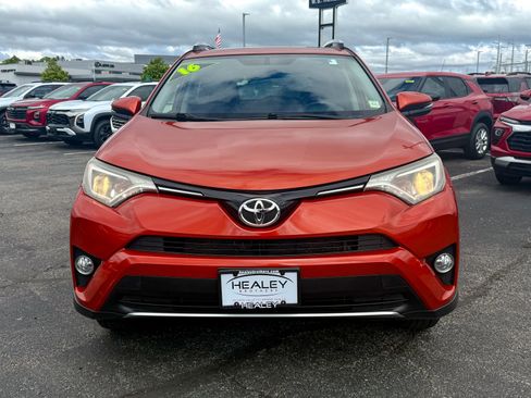 Used 2016 Toyota RAV4 XLE AWD/4WD image 2