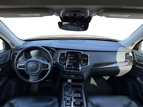 Used 2017 Volvo XC90 T6 Momentum w/ Vision Package image 35