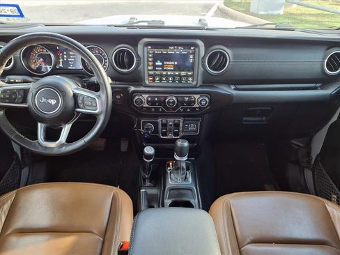 Used 2022 Jeep Gladiator Overland w/ Popular Equipment Package image 4