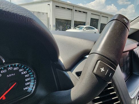 Used 2019 Chevrolet Tahoe LT RWD image 16